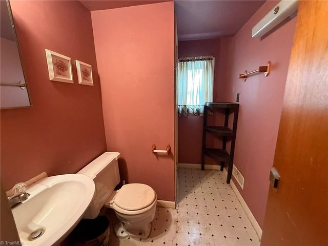 309 Berry Garden Road, Kernersville, NC 27284