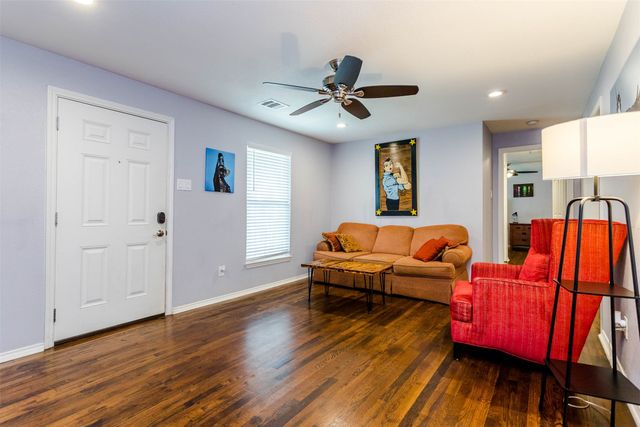 1333 S Pine Street, Grapevine, TX 76051