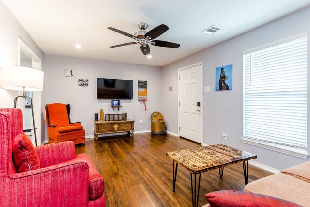 1333 S Pine Street, Grapevine, TX 76051