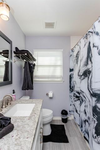 1333 S Pine Street, Grapevine, TX 76051