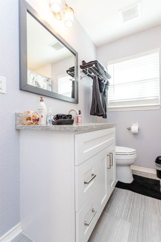 1333 S Pine Street, Grapevine, TX 76051