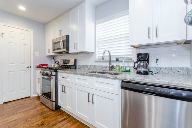 1333 S Pine Street, Grapevine, TX 76051