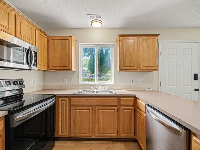 2516 3RD Avenue, Council Bluffs, IA 51501