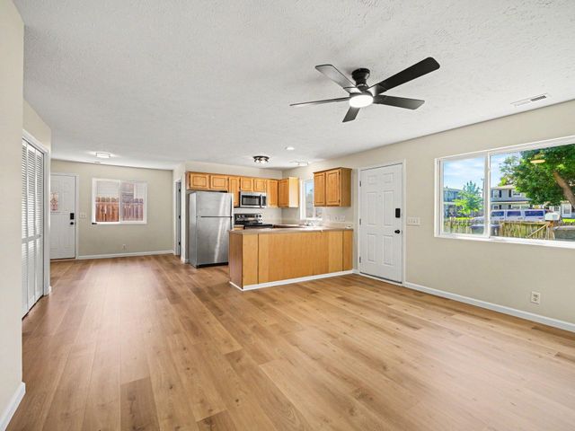 2516 3RD Avenue, Council Bluffs, IA 51501