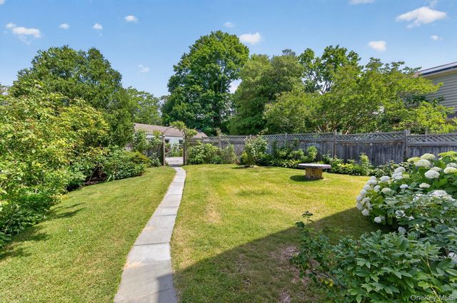 55 Pershing Avenue, Locust Valley, NY 11560