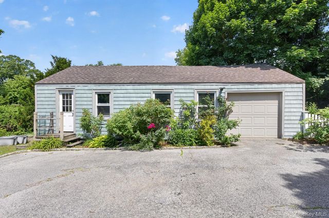 55 Pershing Avenue, Locust Valley, NY 11560