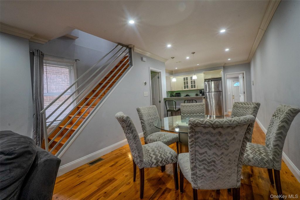 749 Vincent Avenue, Bronx, NY 10465 — photo 2