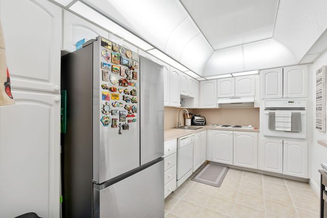 19380 Collins Avenue 523, Sunny Isles Beach, FL 33160