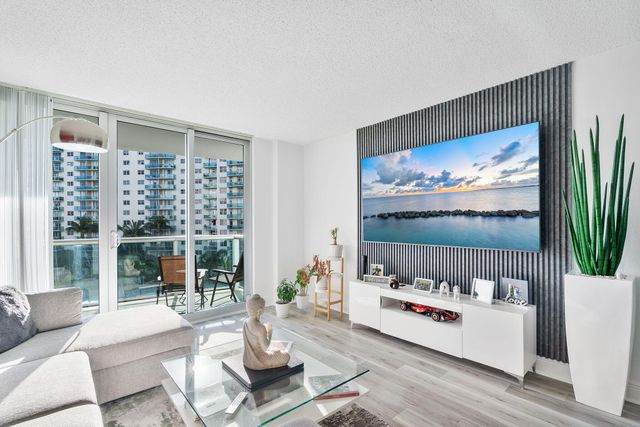 19380 Collins Avenue 523, Sunny Isles Beach, FL 33160