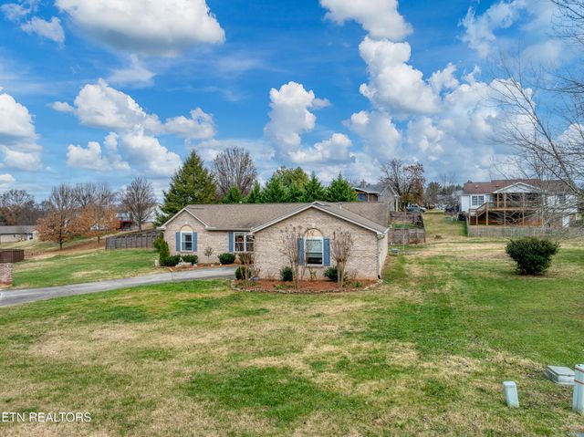 605 Brookhollow Tr, Maryville, TN 37804