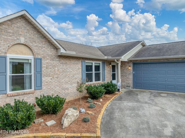605 Brookhollow Tr, Maryville, TN 37804