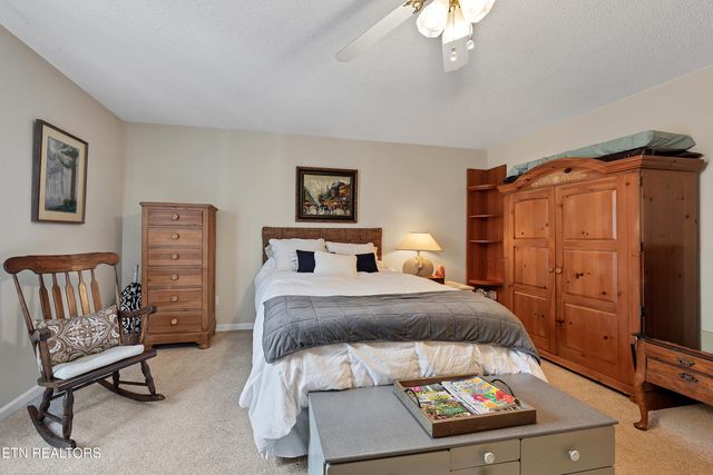 605 Brookhollow Tr, Maryville, TN 37804