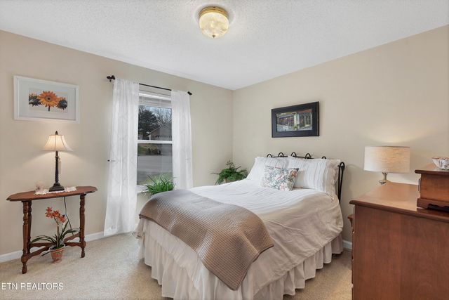 605 Brookhollow Tr, Maryville, TN 37804