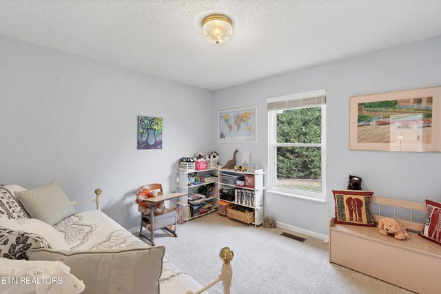 605 Brookhollow Tr, Maryville, TN 37804