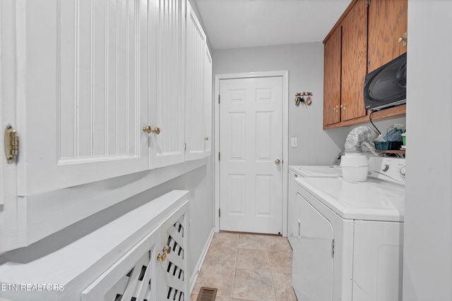 605 Brookhollow Tr, Maryville, TN 37804