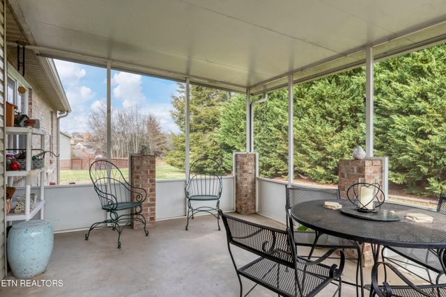 605 Brookhollow Tr, Maryville, TN 37804