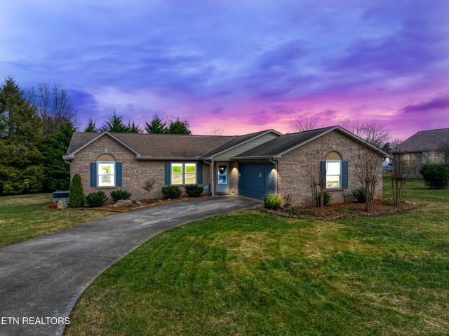 605 Brookhollow Tr, Maryville, TN 37804