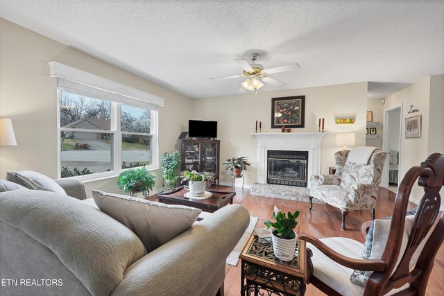 605 Brookhollow Tr, Maryville, TN 37804