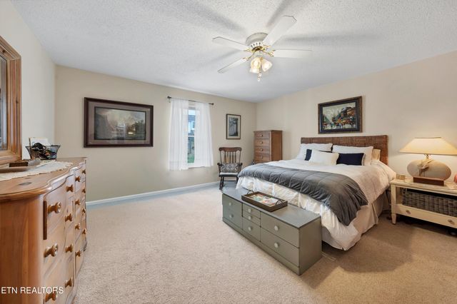 605 Brookhollow Tr, Maryville, TN 37804