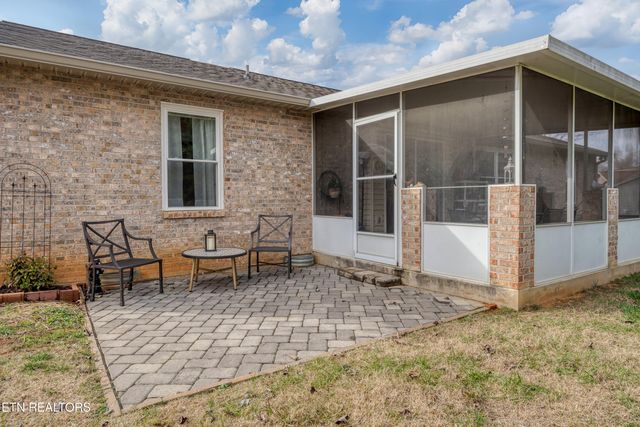 605 Brookhollow Tr, Maryville, TN 37804