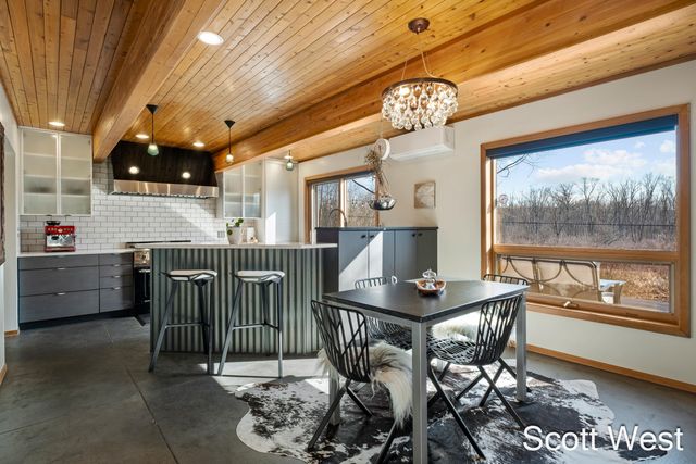 2870 Grand River Drive NE, Grand Rapids, MI 49525