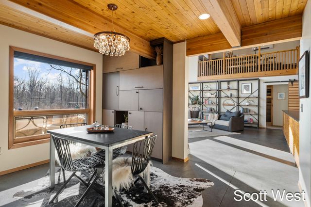 2870 Grand River Drive NE, Grand Rapids, MI 49525