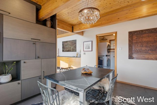 2870 Grand River Drive NE, Grand Rapids, MI 49525