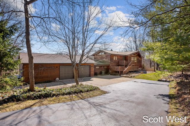 2870 Grand River Drive NE, Grand Rapids, MI 49525