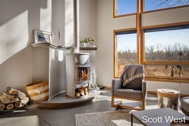 2870 Grand River Drive NE, Grand Rapids, MI 49525