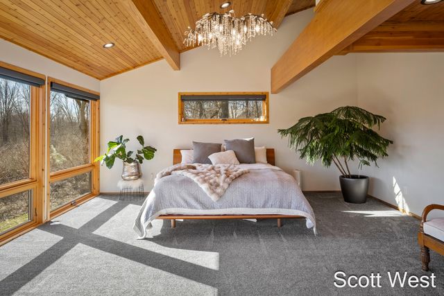 2870 Grand River Drive NE, Grand Rapids, MI 49525