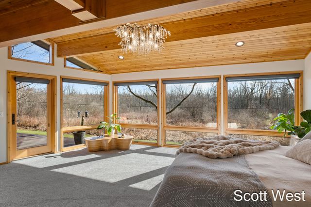 2870 Grand River Drive NE, Grand Rapids, MI 49525