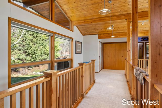 2870 Grand River Drive NE, Grand Rapids, MI 49525