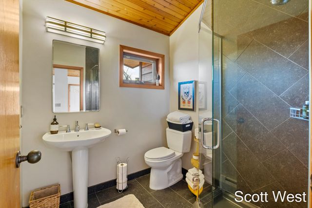 2870 Grand River Drive NE, Grand Rapids, MI 49525