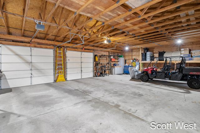 2870 Grand River Drive NE, Grand Rapids, MI 49525