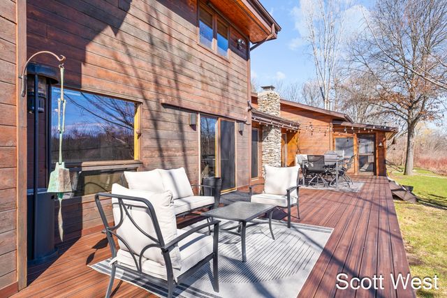 2870 Grand River Drive NE, Grand Rapids, MI 49525