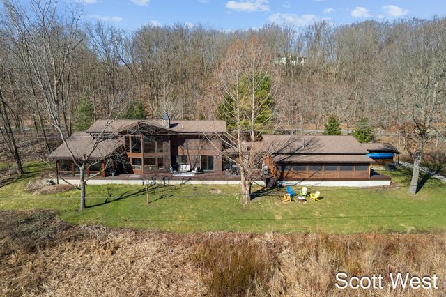 2870 Grand River Drive NE, Grand Rapids, MI 49525