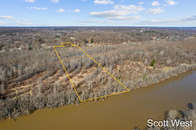 2870 Grand River Drive NE, Grand Rapids, MI 49525