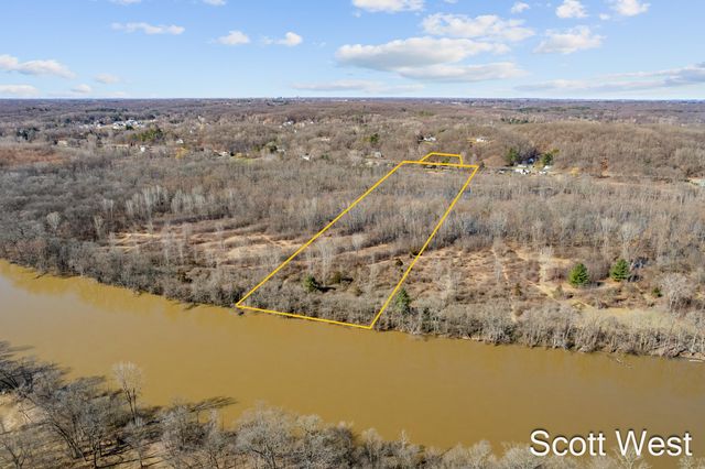 2870 Grand River Drive NE, Grand Rapids, MI 49525