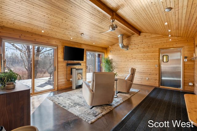 2870 Grand River Drive NE, Grand Rapids, MI 49525