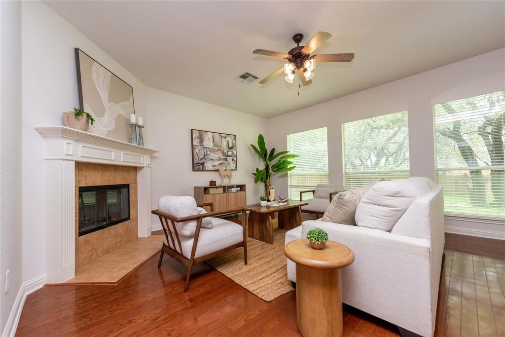 1112 Rowley DR, Cedar Park, TX 78613