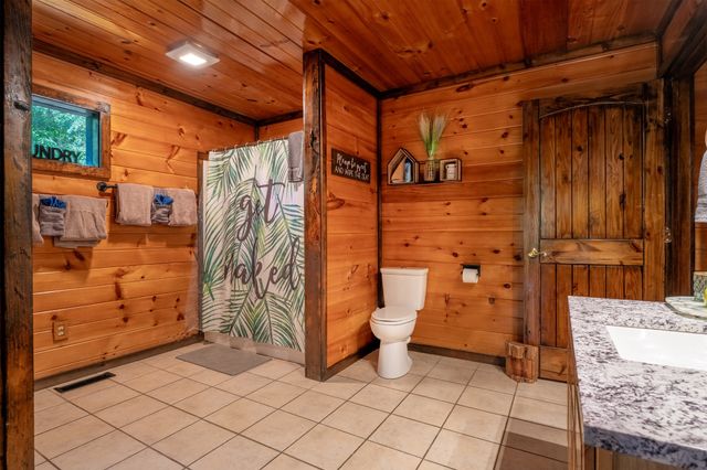 2184 Spence Mountain Loop, Sevierville, TN 37876