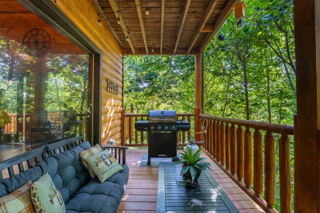 2184 Spence Mountain Loop, Sevierville, TN 37876