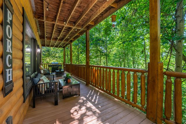 2184 Spence Mountain Loop, Sevierville, TN 37876