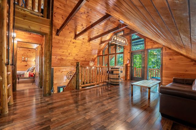 2184 Spence Mountain Loop, Sevierville, TN 37876