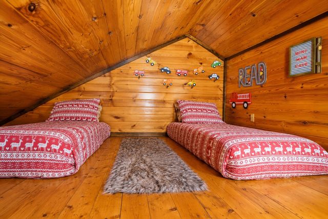 2184 Spence Mountain Loop, Sevierville, TN 37876