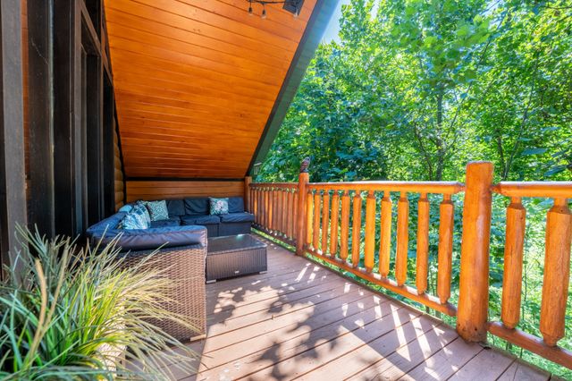2184 Spence Mountain Loop, Sevierville, TN 37876