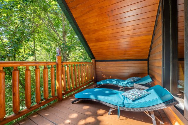 2184 Spence Mountain Loop, Sevierville, TN 37876