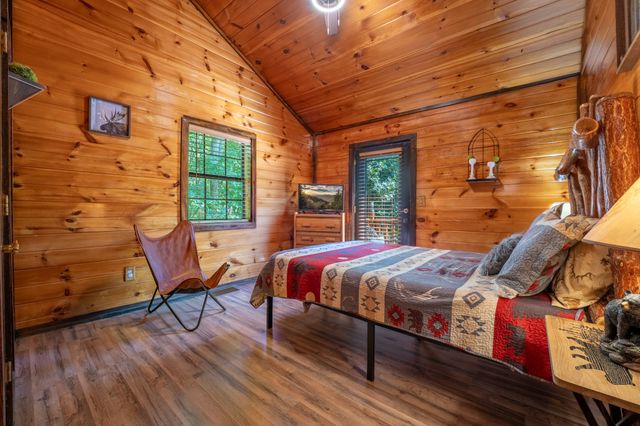2184 Spence Mountain Loop, Sevierville, TN 37876