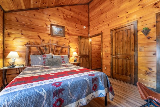 2184 Spence Mountain Loop, Sevierville, TN 37876