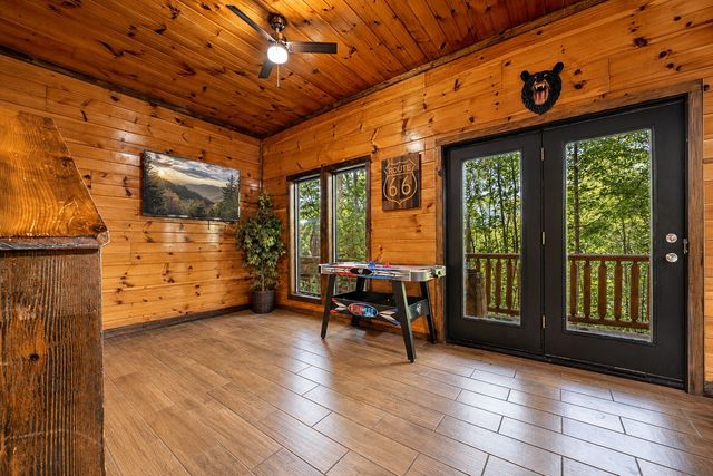 2184 Spence Mountain Loop, Sevierville, TN 37876